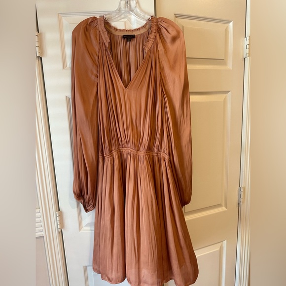 Anthropologie Dresses & Skirts - Anthropologie Beautiful blush color mini dress.